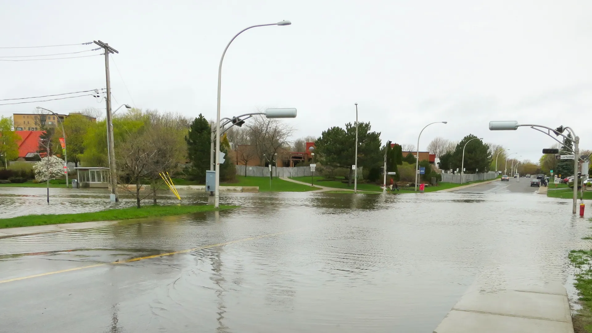 Flooded street in Montréal